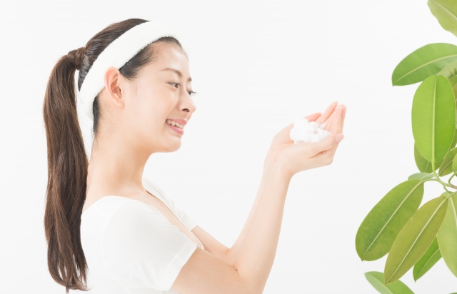上質な石鹸で心地よく洗えば、洗顔はとっておきの美容ケアになります。